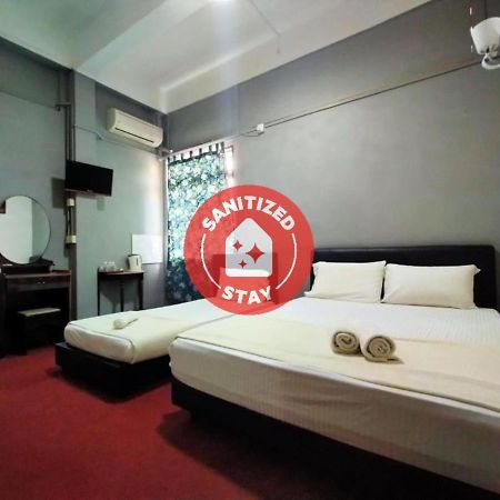 Spot On 89994 Rz Gold Hotel Kuala Kerai Exterior photo