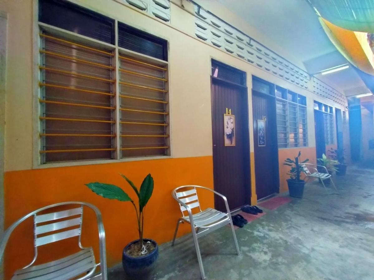 Spot On 89994 Rz Gold Hotel Kuala Kerai Exterior photo